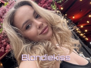 Blondiekiss