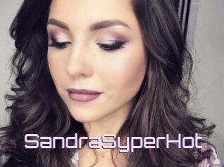 SandraSyperHot